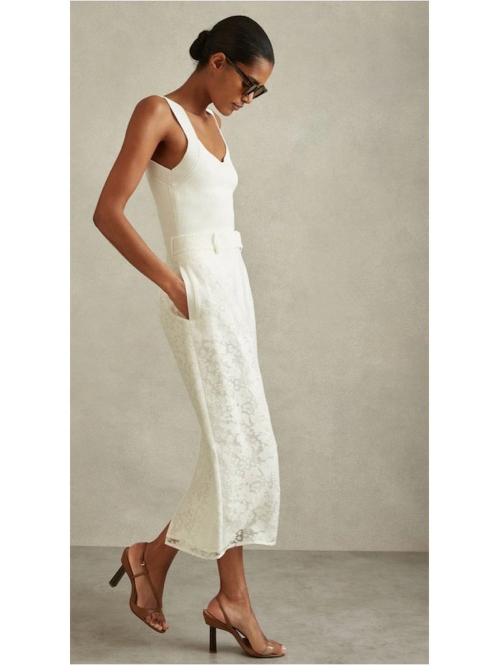 Reiss Denva Burnout skirt. White Midi Skirt with Belt loop Detail burnout floral